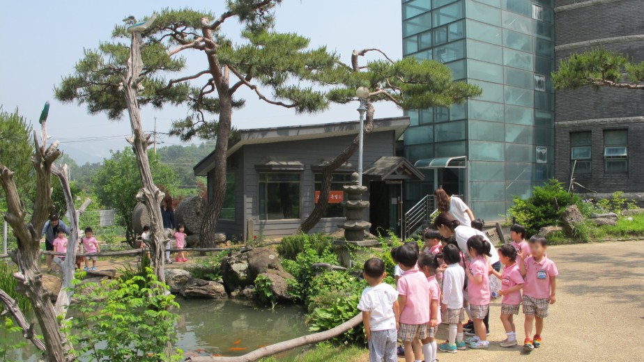 한국등잔박물관 야외 공간